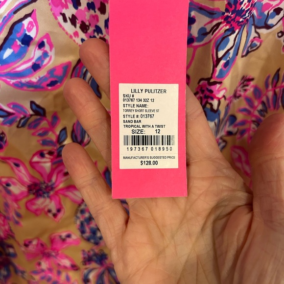 Lilly Pulitzer size 12 Torry Blouse Sand Bar, tropical with a twist - Picture 6 of 6